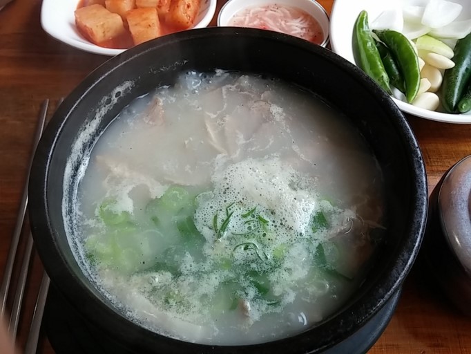 장터돼지국밥 이미지