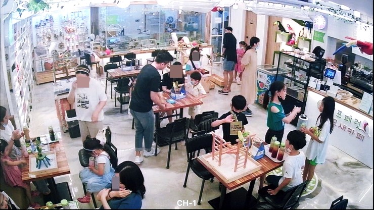 카페 토요일 이미지