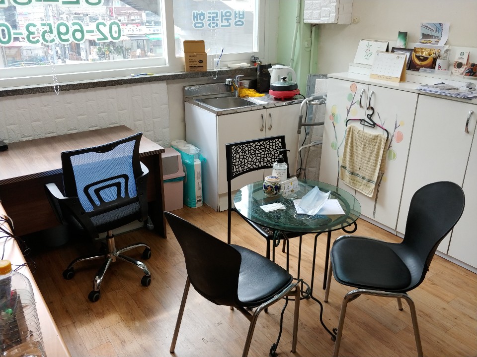[거래완료 ] [노원구] 상계역1분거리 사무실 공동으로 쓰실분 월 15만원.