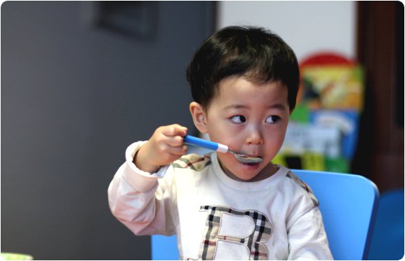 젓가락질 잘해야만 밥을 먹나요 이미지